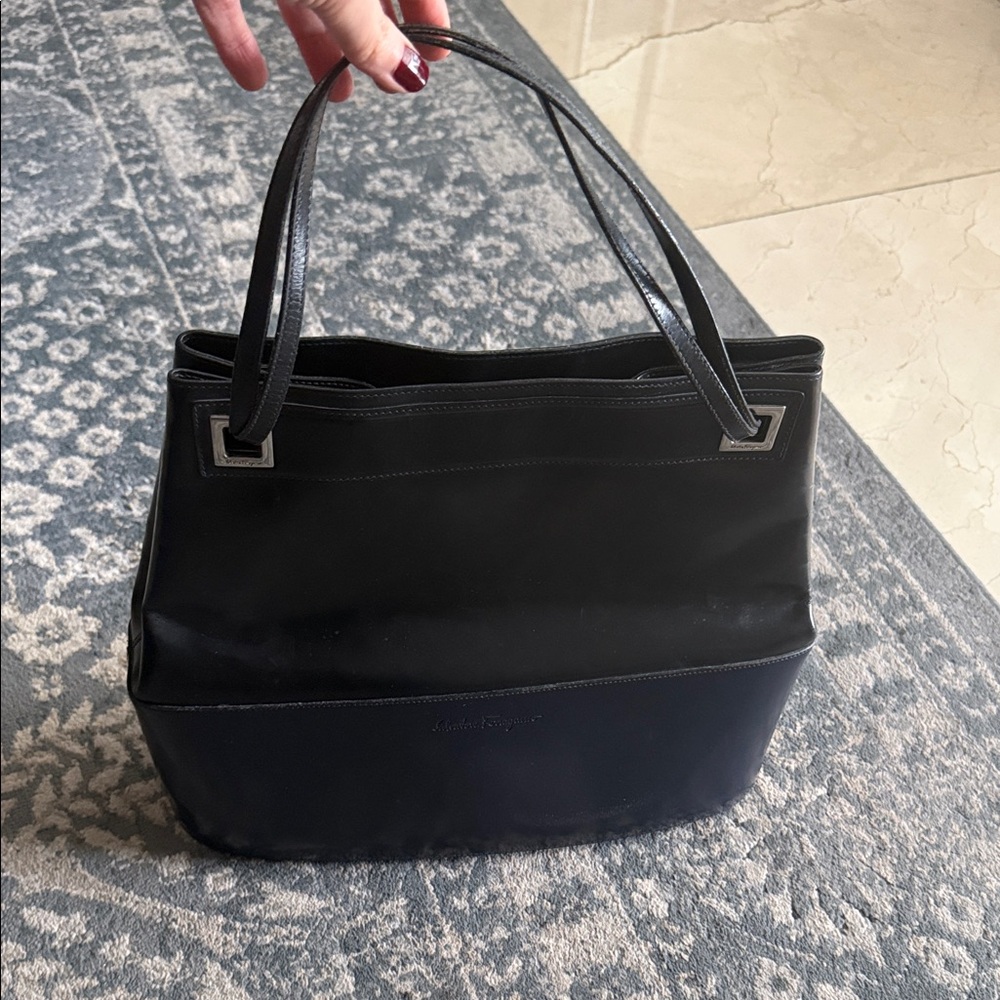 Salvatore Ferragamo Elegant Black Tote Bag